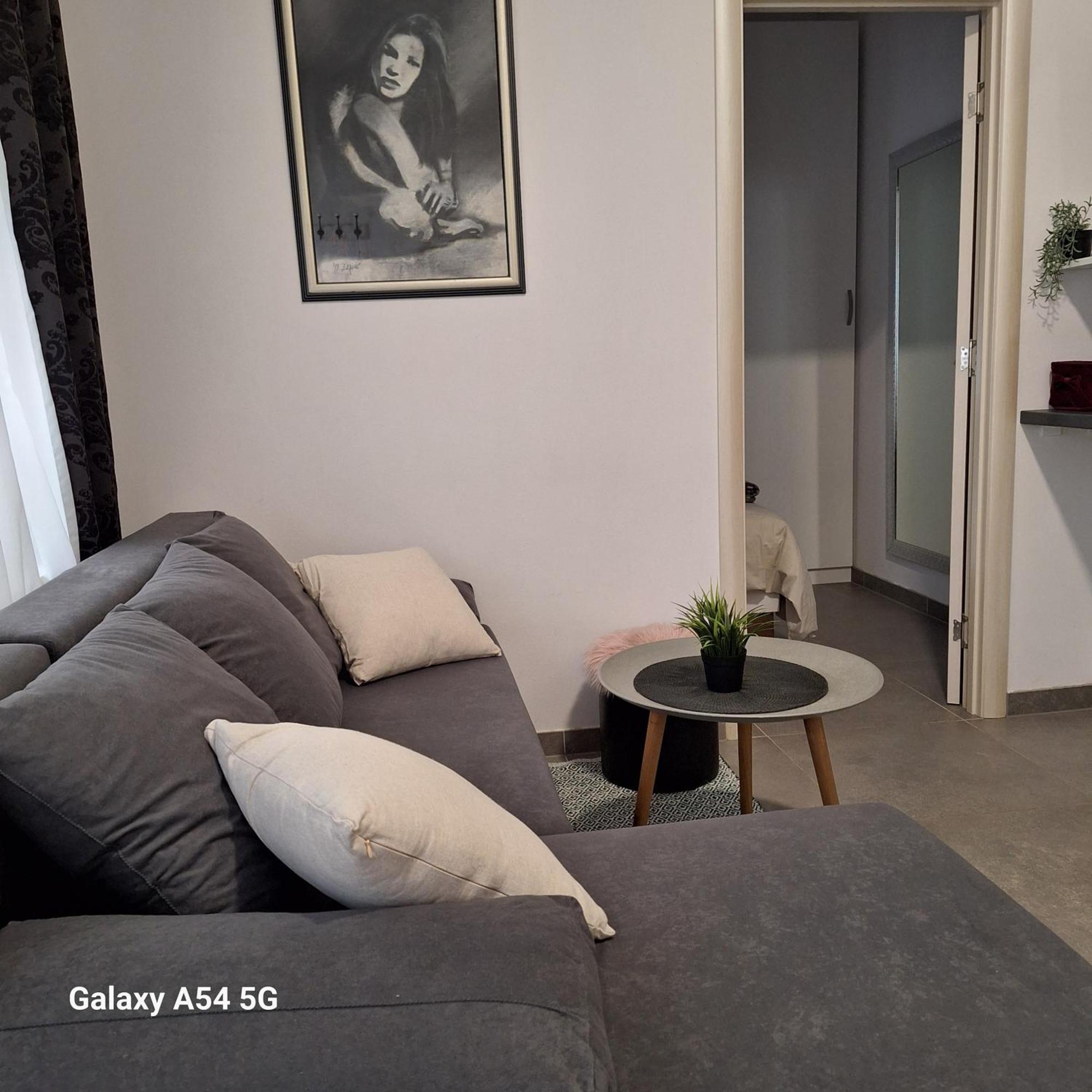 Studio Apartmani Louis I Lola Zagreb Buitenkant foto